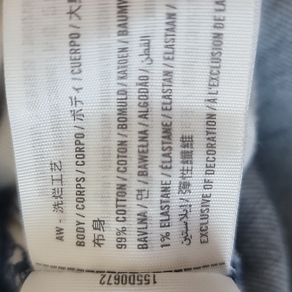 ABERCROMBIE & FITCH Curve Love The Mom High Rise Distressed Light Wash Jeans - Picture 7 of 8